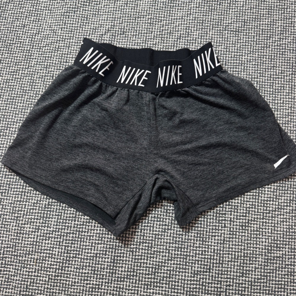 Nike Women Dri-FIT Training Shorts Charcoal Gray Logo Waistband Size Medium